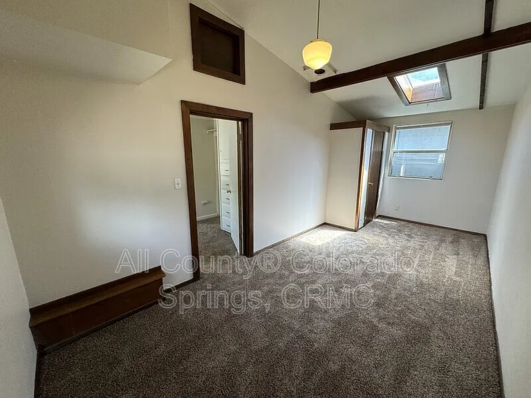 215 E Dale St — Photo 5