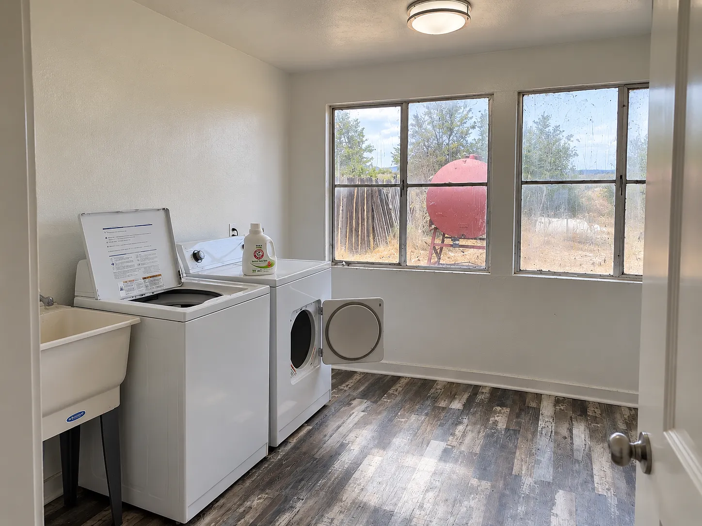 4 bed, 1000 sqft, $1,750 — Photo 4