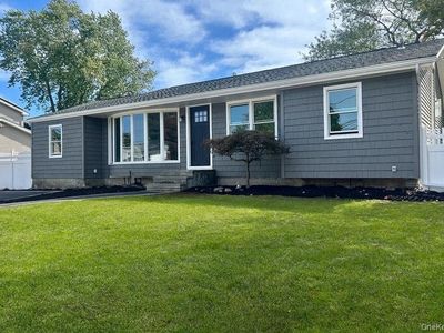91 Udalia Court, West Islip, NY, 11795