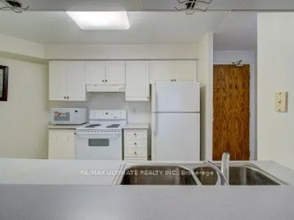 1700 Eglinton Ave E #525, Toronto, ON M4A 2X4