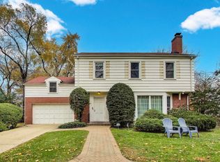 4350 Bobolink Ter, Skokie, IL 60076