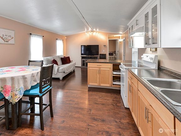 5th image of 210 37th Street SE #94