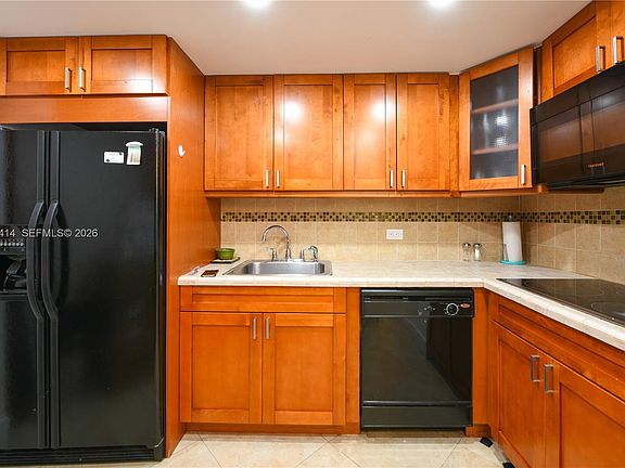 4th image of 801 Brickell Bay Dr APT 1462