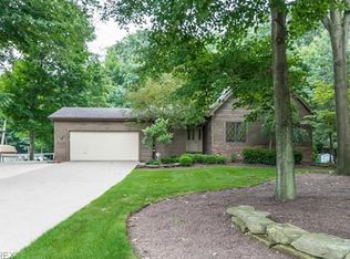 8262 Plains Rd, Mentor, OH 44060