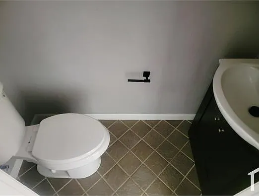 3 bed, 1327 sqft, $2,650 — Photo 4