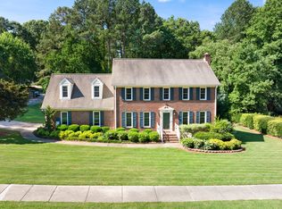 6201 Gainsborough Dr, Raleigh, NC 27612