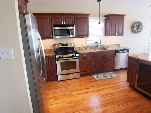 2nd image of 317 N 8th St
