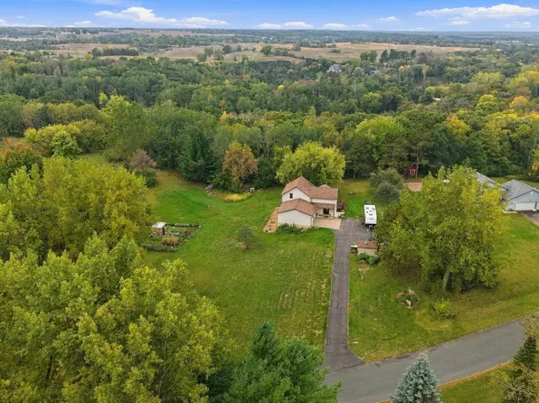 858 Bradley Dr, Hudson, WI 54016