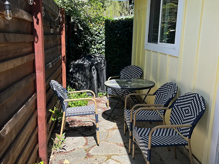 112 Kendall St — Photo 8
