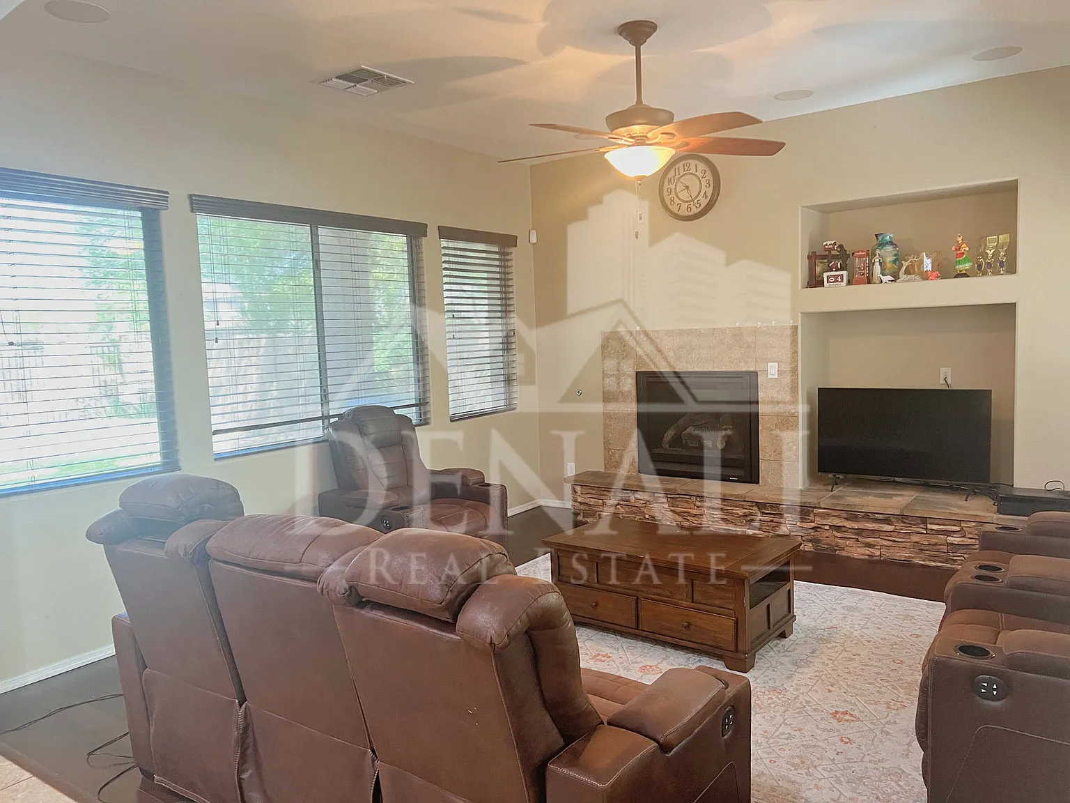 4 bed, 3.0 bath, 2882 sqft, $3,495 — Photo 3