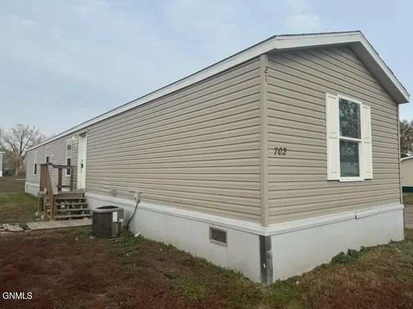 702 27th St W, Williston, ND 58801