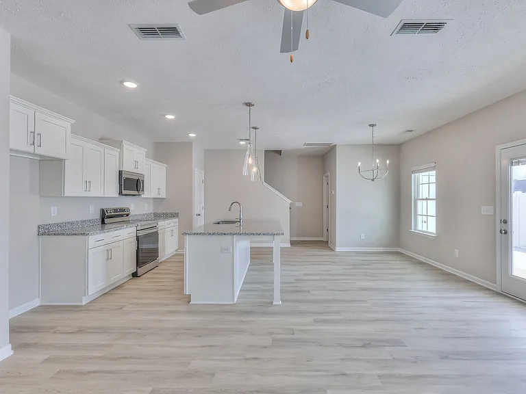 22 Hardwood Rd — Photo 5