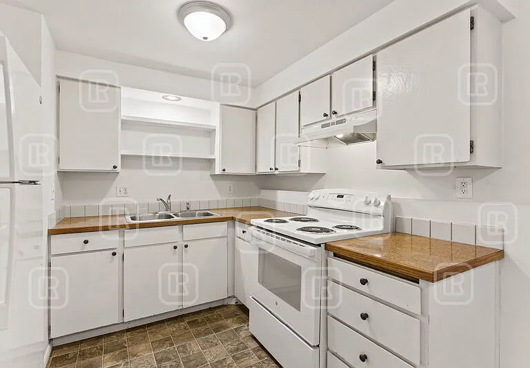10505 E Mission Ave — Photo 9
