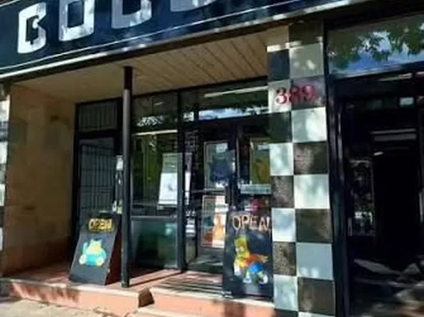 389 Spadina Ave Unit 1, Toronto, ON M5T 2G6