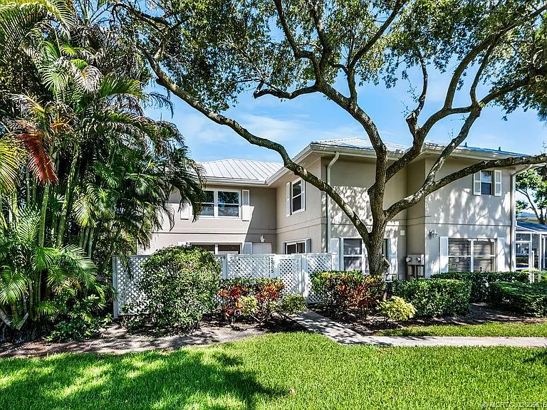 2905 SW Lakemont Pl #2905 — Photo 3