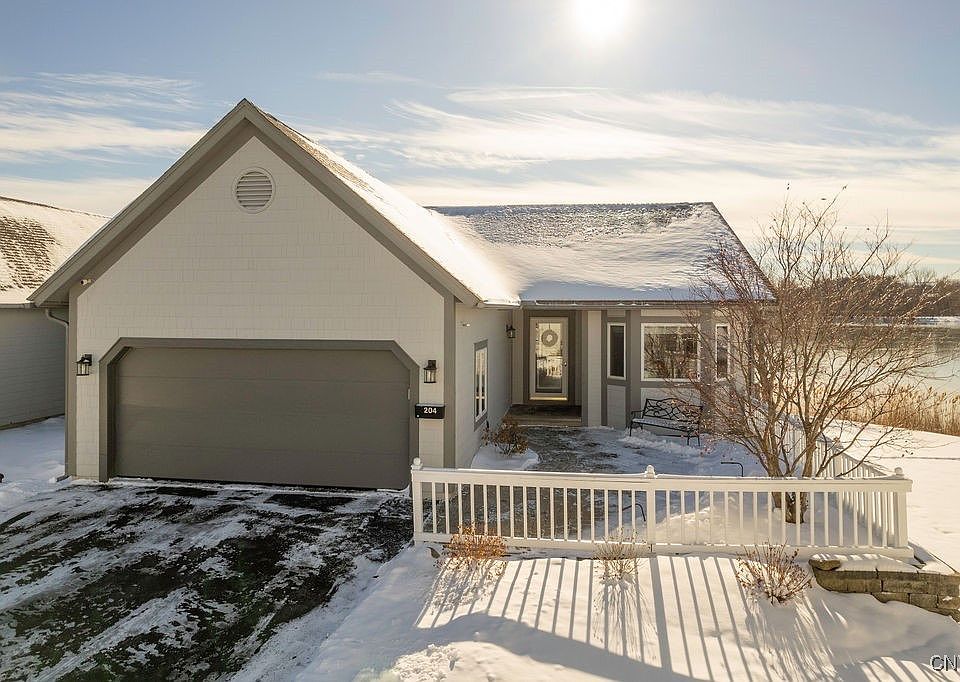 1st image of 204 Summerhaven Dr S