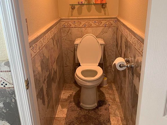 4th image of 7155 W Voltaire Ave