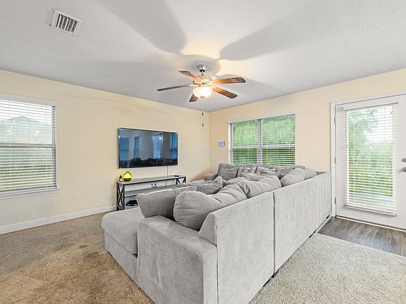 3rd image of 171 Conquest Ave
