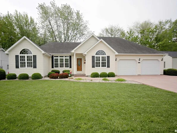 803 Morningside Dr, Marion, IL 62959