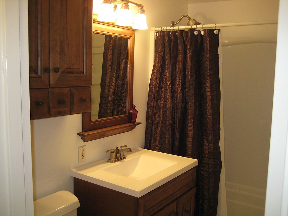 2nd image of 3430 NE 6th Pl