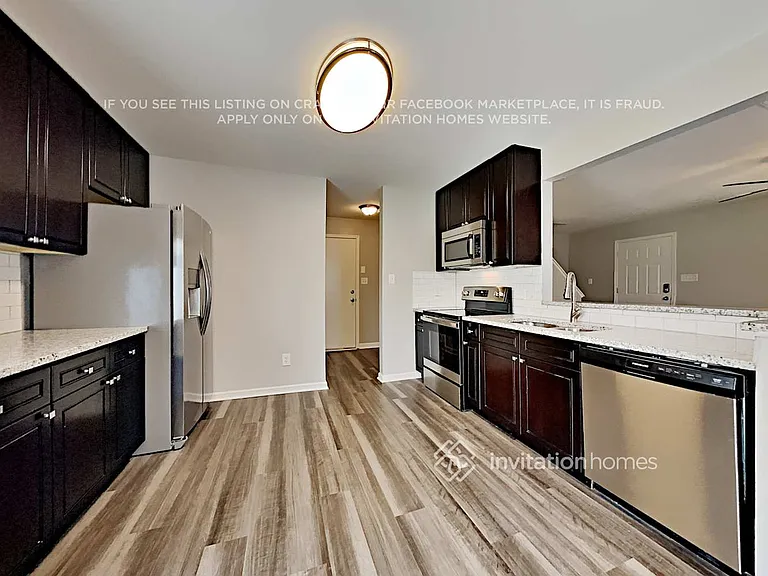 14633 Arlandes Dr — Photo 7