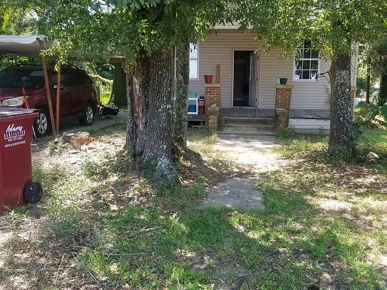 398 N Spring St — Photo 1