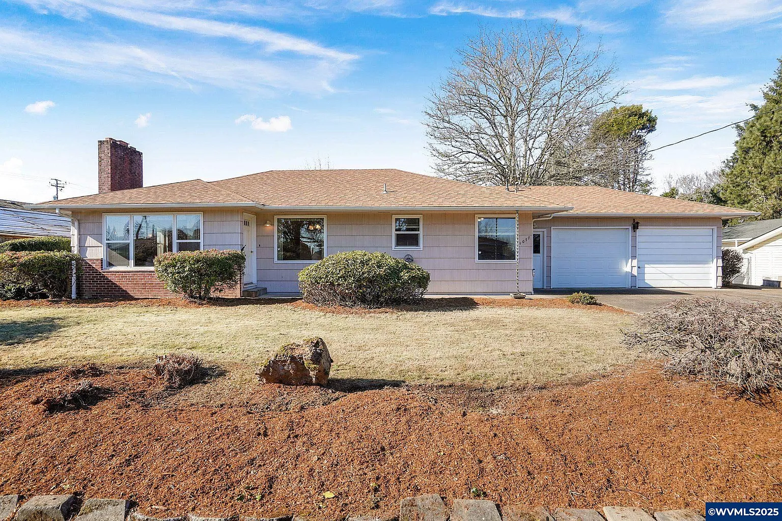 1077 SE Camellia Dr photo 1