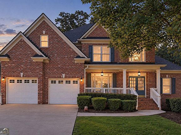 2nd image of 5370 Avonshire Ln