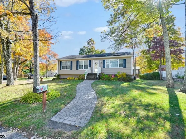 10 Pontiac Ct, West Milford Twp., NJ 07480