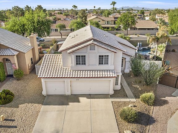 2nd image of 610 W SERENO Drive