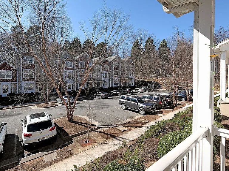 2452 N Berkshire Rd — Photo 11