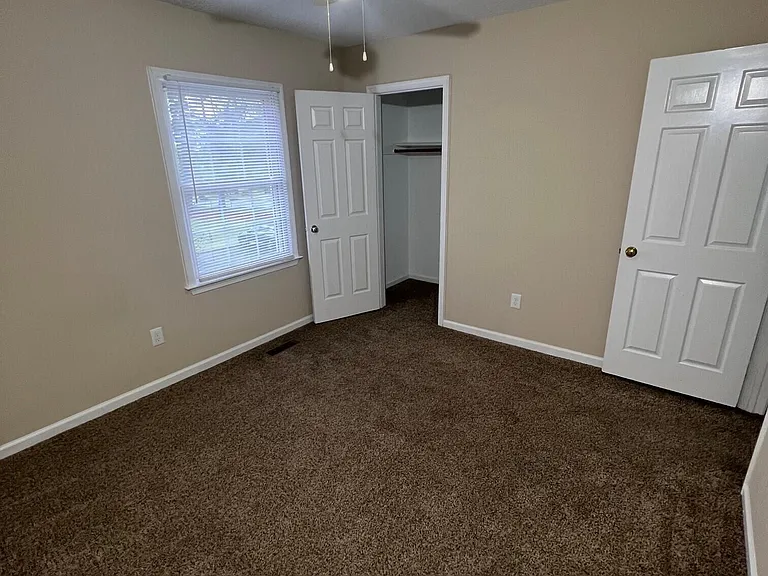 2905 Cedar Creek Rd #E — Photo 7