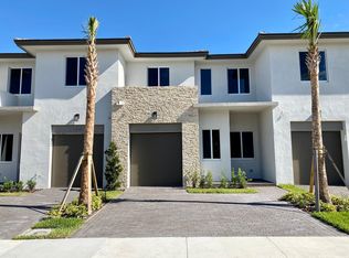 1540 Pioneer Way, Royal Palm Beach, FL 33411