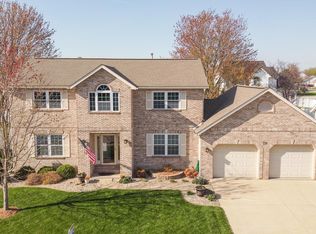 712 Highcliff Dr, O'Fallon, IL 62269