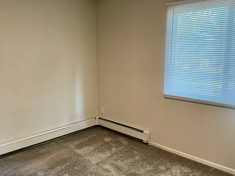 923 E College St #9 — Photo 10