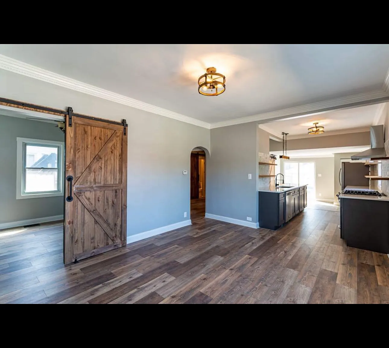 3 bed, 1200 sqft, $2,300 — Photo 4