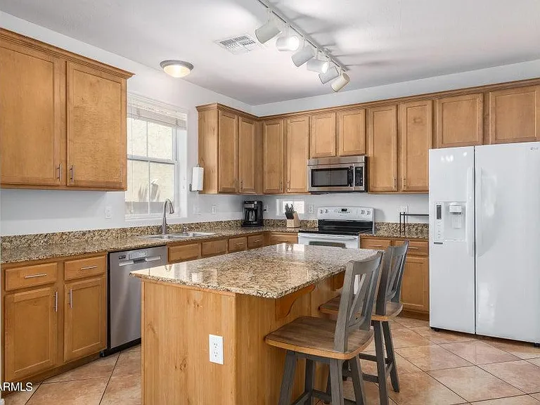 10056 E Isleta Ave — Photo 1