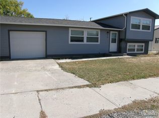 518 2nd St E, Roundup, MT 59072