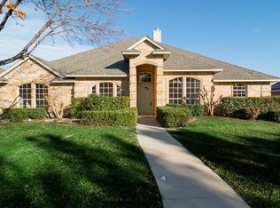 416 Montreal Dr, Hurst, TX 76054