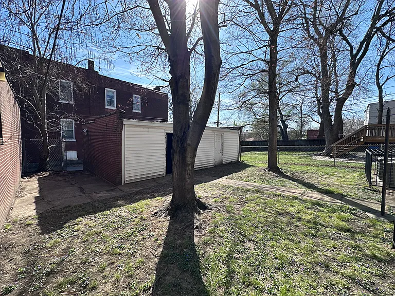 3704 Fairview Ave #2W — Photo 48