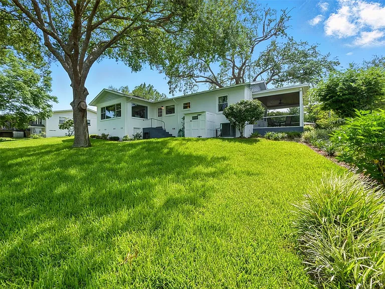 1426 Crestview Dr — Photo 29