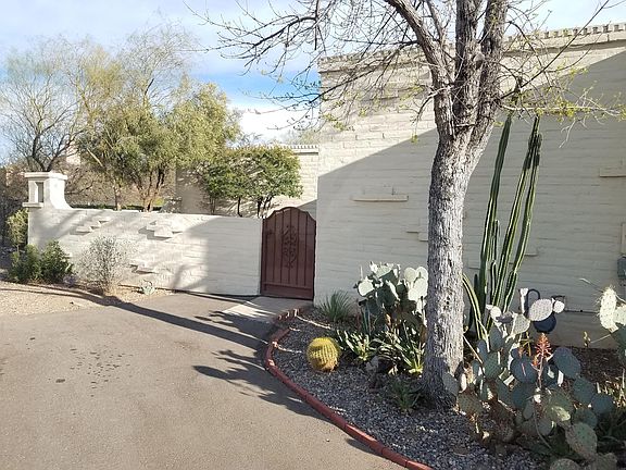 2nd image of 2558 N Avenida San Valle