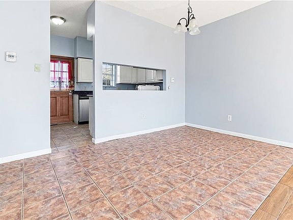 5th image of 1405 Persimmon Ave