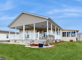 8 Oak Ridge Ln, Manahawkin, NJ 08050