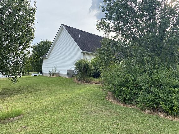 3rd image of 100 Bungalow Ct