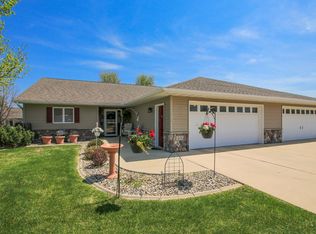 1406 Elsie Dr, Glencoe, MN 55336