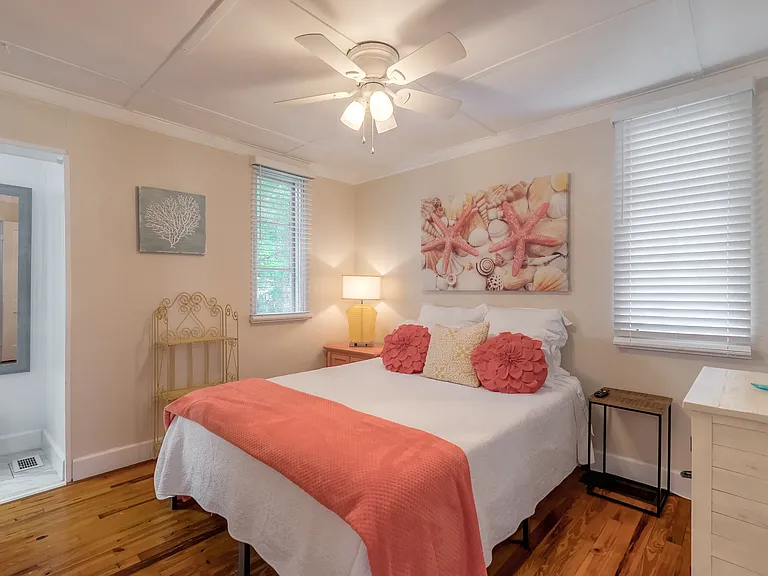 1521 Moravia Ave — Photo 17