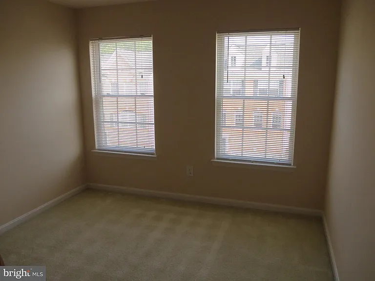 1503 Shields Ter NE — Photo 17