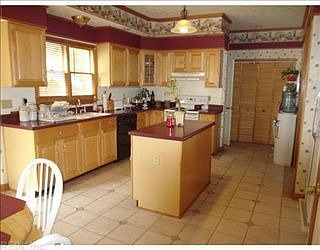 4th image of 209 Fairfield Ct