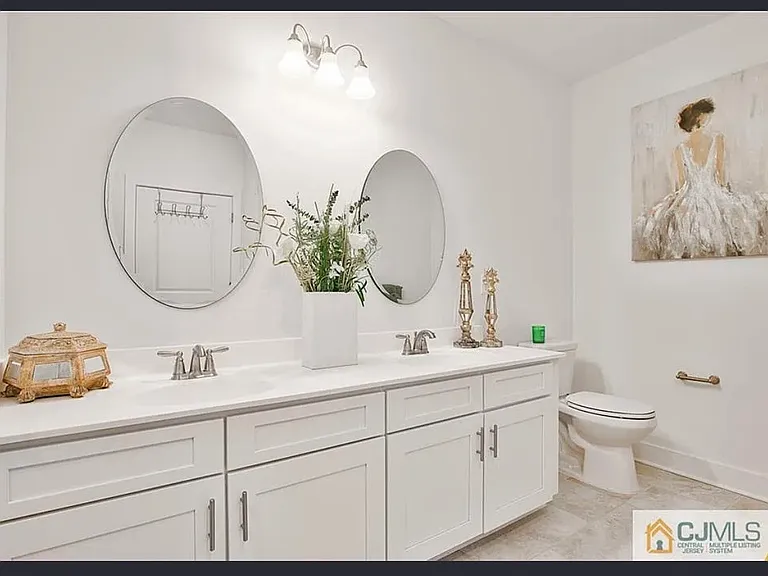 726 Stiller Ln #726 — Photo 4